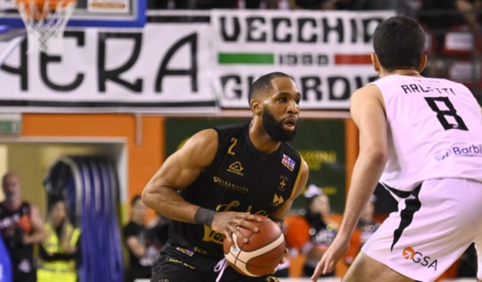 Juvi Ferraroni sconfitta a Udine 96-65 alla gara d’apertura dei play-off