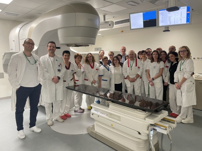 All’ospedale di Cremona un nuovo acceleratore lineare, massima efficacia per combattere i tumori
