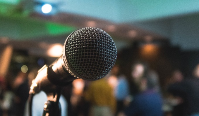 Nel locale karaoke ma anche vendita bevande e alimenti senza autorizzazione