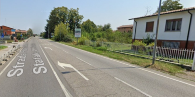 Motociclista non rispetta la precedenza e viene investito da un’auto: coinvolti un 19enne e un 25enne