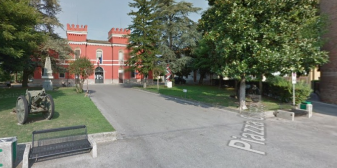 Incidente stradale, 72enne investe una donna facendo retromarcia