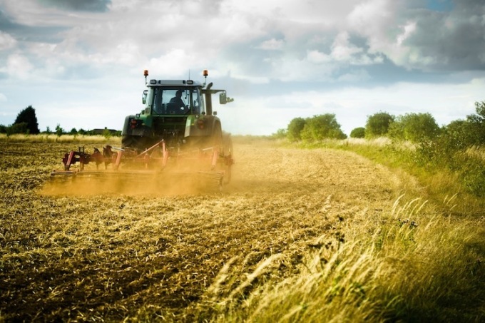 Antenna satellitare per macchine agricole rubata, scovati i due responsabili