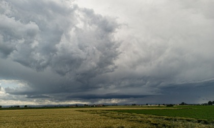 Tornano rovesci e forti temporali, è allerta meteo gialla in provincia di Cremona