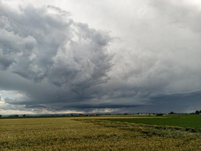 Tornano rovesci e forti temporali, è allerta meteo gialla in provincia di Cremona