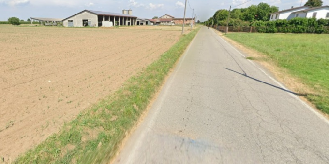 Si schianta contro un trattore, motociclista sbalzato a 8metri: è grave