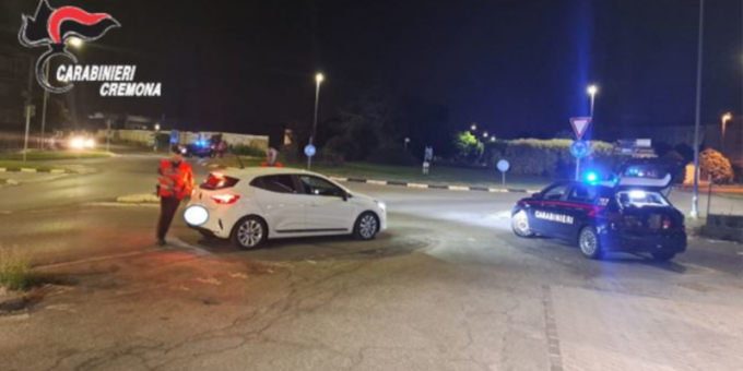 Controllo mirato, identificate 65 persone: 19 con precedenti e un arresto per violenza sessuale