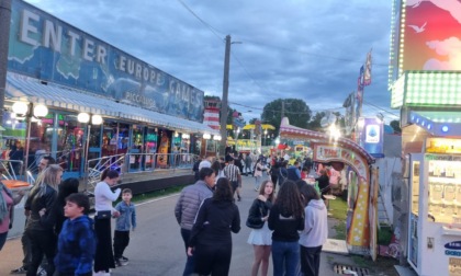Anche nel 2025 torna il Luna Park di Cremona: taglio del nastro con Helena Prestes e Javier Martinez