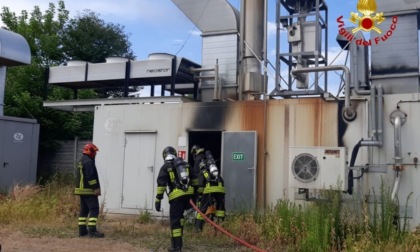 Incendio a Grumello Cremonese, motore di un impianto Biogas in fiamme