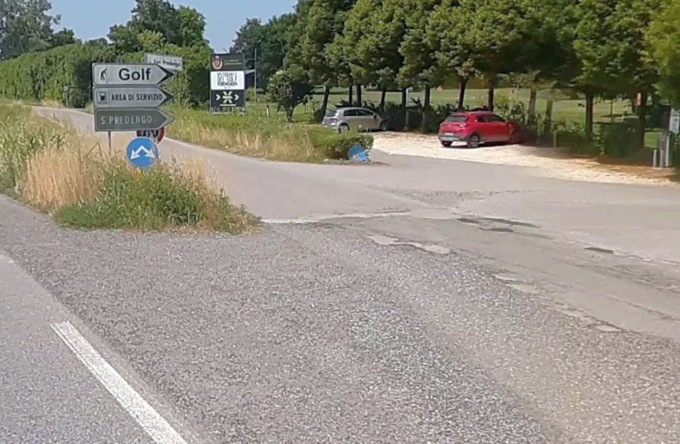 Schianto tra auto e scooter sulla Castelleonese: sbalzato via, muore a 42 anni Paolo Sarcone