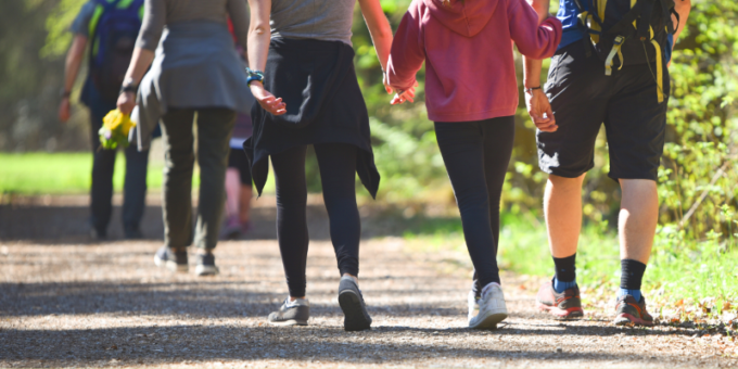 Gruppi di cammino organizzati da ATS Val Padana, l’iniziativa dedicata al benessere fisico