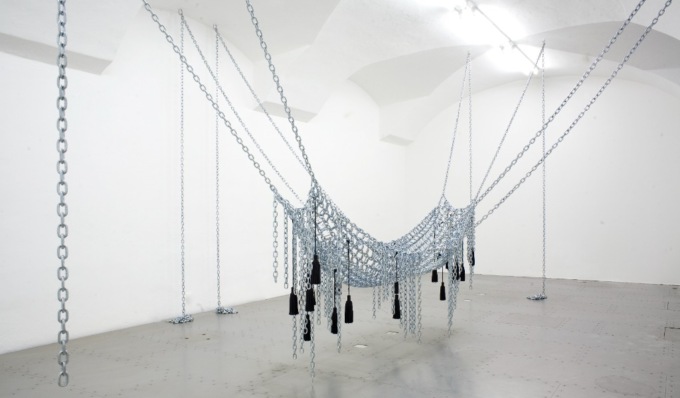 Monica Bonvicini porta la sua nuova mostra “And Rose” nella suggestiva cornice di San Carlo a Cremona
