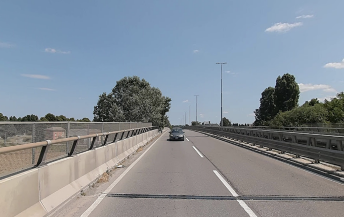 Scontro tra tre auto in tangenziale a Cremona, coinvolta anche un’anziana 83enne