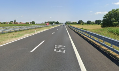 Si ribalta con il camion in autostrada, 57enne trasportato in elisoccorso