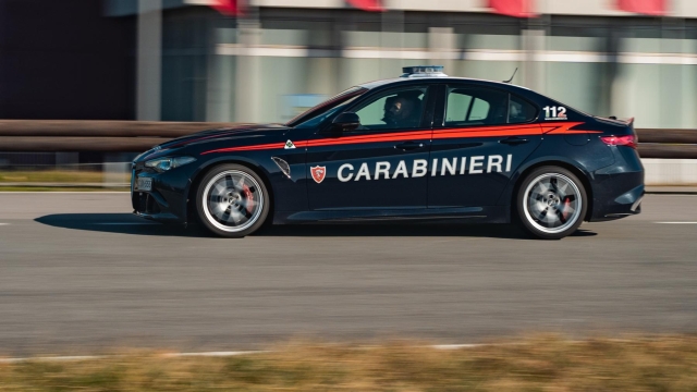 Ignorano l’alt dei Carabinieri a Cremona e parte il pericoloso inseguimento, erano tre ladri