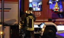 Incendio in appartamento, ustionati la proprietaria e un vicino di casa