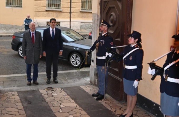 Il neo Prefetto di Cremona fa visita alla Questura, omaggiando i caduti