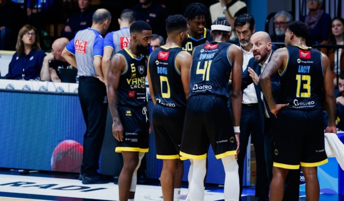 Sconfitta per la Vanoli Cremona, al PalaRadi passa Pistoia 66-65