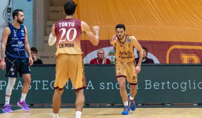 Successo al PalaRadi per la Juvi Ferraroni, battuta Orzinuovi 84-77