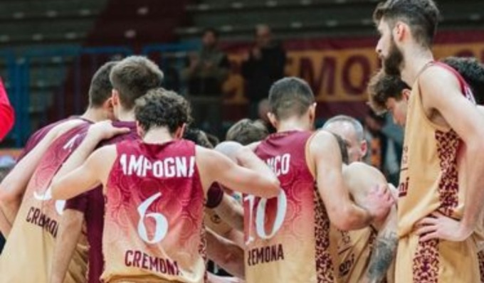 Il finale testa a testa premia l’Urania che batte Juvi Ferraroni 83-79
