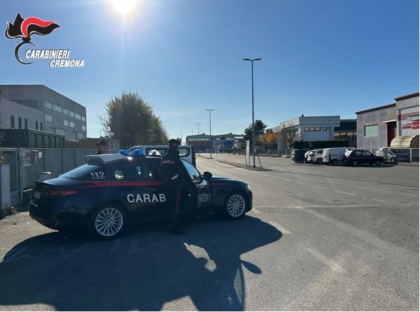 Guida con patente sospesa poi minaccia i Carabinieri: denunciato 29enne a Pianengo