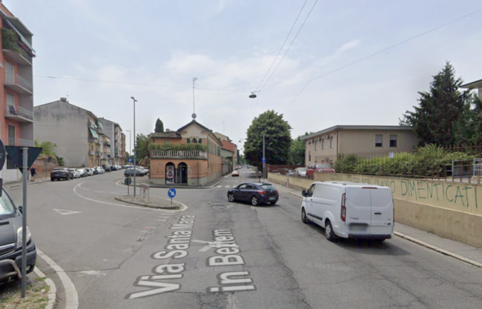 Scontro tra un’auto e una moto a Cremona, ferito 15enne