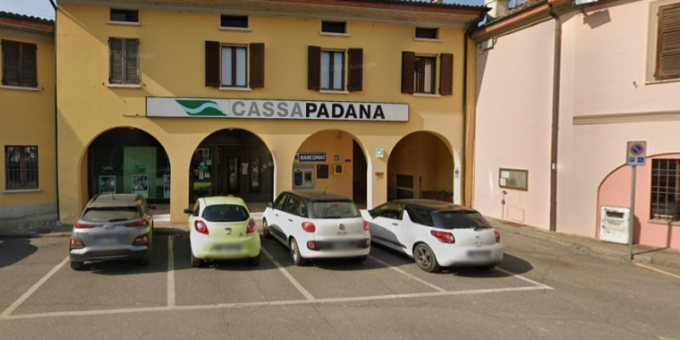 Assalto al bancomat nella notte, la fuga dei malviventi: sottratti circa 10 mila euro