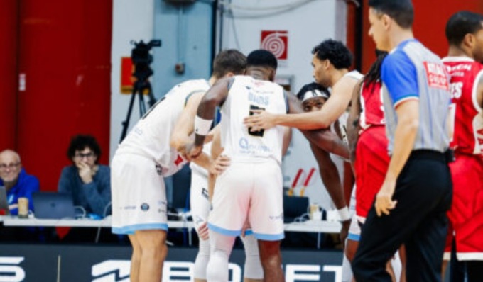 Prima vittoria stagionale per la Vanoli Cremona, al PalaRadi supera Varese 78-60