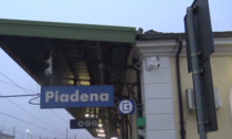 Accoltellato in stazione a Piadena Drizzona, i testimoni parlano di un gruppo di uomini: tutti fuggiti