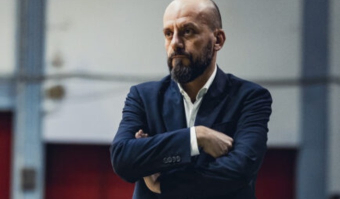 La Vanoli Cremona esonera Demis Cavina da allenatore della prima squadra