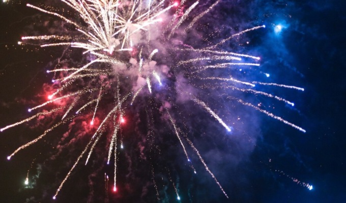 Capodanno 2025: Cremona dice no a fuochi d’artificio, petardi e botti