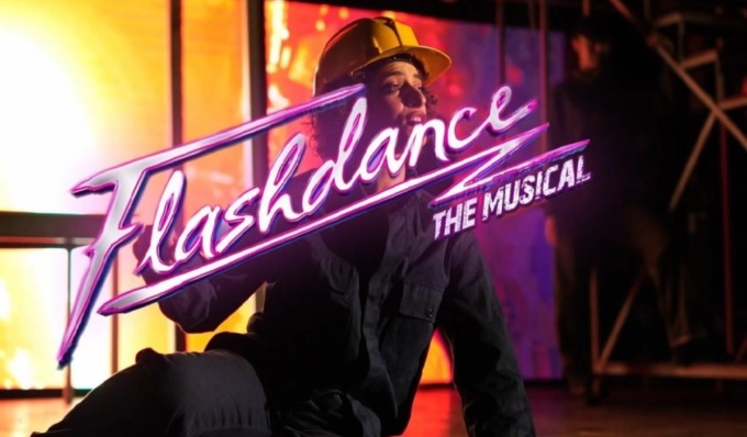 “Flashdance il Musical”: emozioni, balli e brani leggendari per festeggiare il nuovo anno al Teatro Ponchielli di Cremona