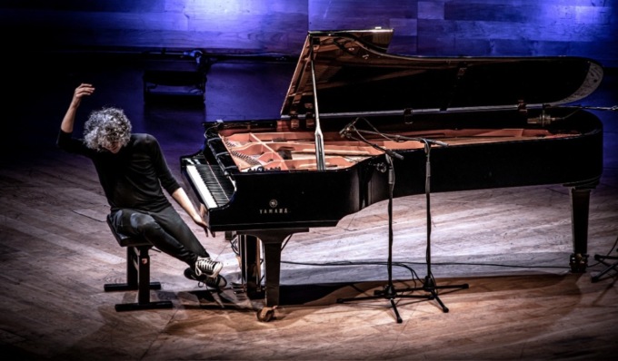 “Piano Solo Tour”, il Maestro Giovanni Allevi al Teatro Ponchielli sabato 11 gennaio