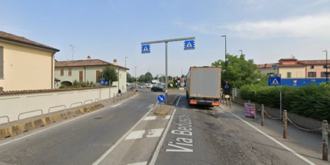 Scontro fra due auto sulla Sp343, 35enne trasportata in ospedale