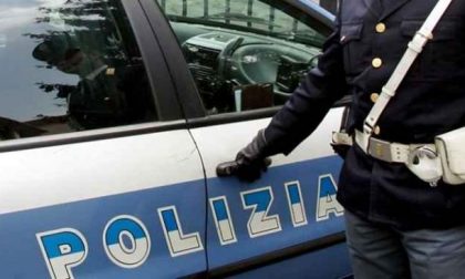 Spacciava droga vicino casa, 50enne italiano tratto in arresto