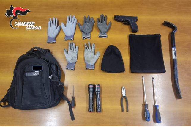In possesso di arnesi da scasso, fermati prima del furto: 4 persone denunciate