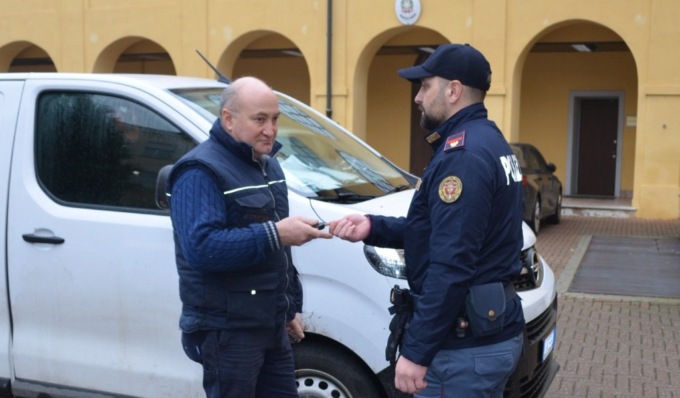 Furgone rubato a Pandino, ladri intercettati a Lodi… ma riescono a far perdere le loro tracce