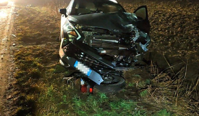 Schianto tra auto e moto, 20enne in gravi condizioni