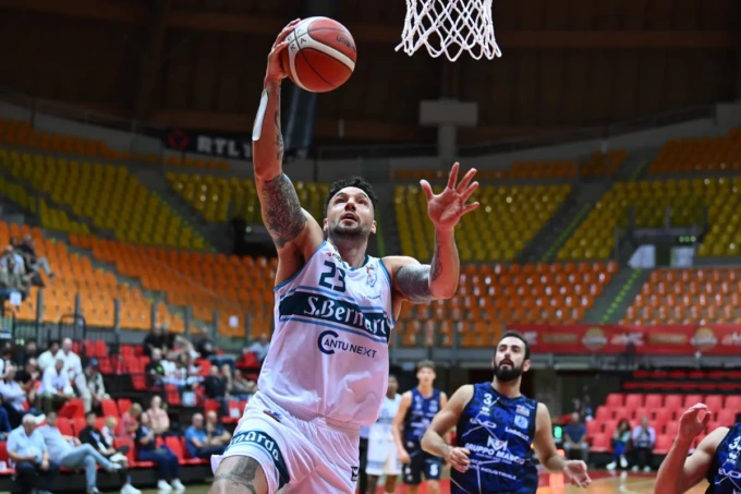 Vanoli Basket, Christian Burns lascia Cantù e arriva a Cremona