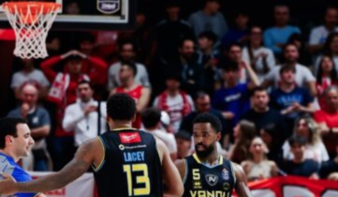 La Vanoli Cremona crolla a Reggio Emilia 51-78