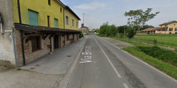 Perde il controllo del veicolo e finisce fuori strada, soccorso conducente 77enne