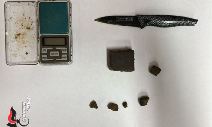 Beccato con l’hashish a Castelverde, spacciatore 19enne denunciato