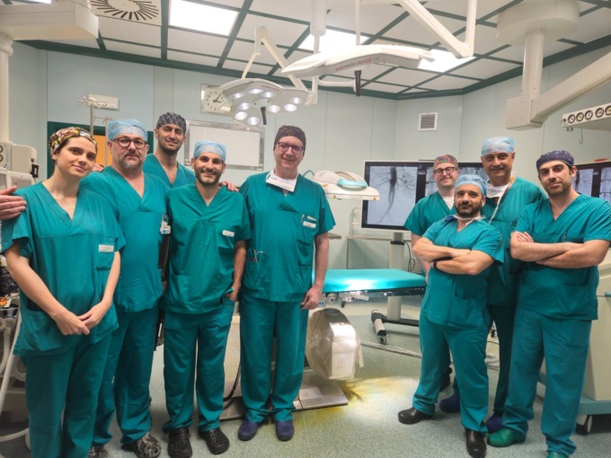 Chirurgia vascolare d’avanguardia: protesi “su misura” salvano due pazienti all’Ospedale di Crema