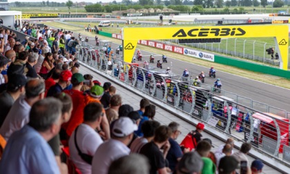 Bulega show al Cremona Circuit: tripla vittoria e pubblico da record per il Mondiale Superbike