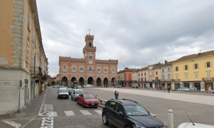 Si sente male mentre cammina in piazza, 76enne muore a Casalmaggiore