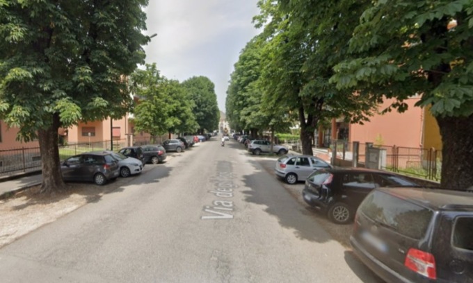 Cade dal quinto piano, soccorsa una 56enne in condizioni gravi