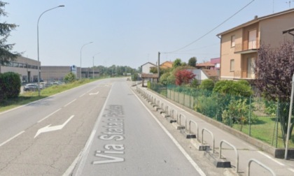 Incidente a Madignano, auto si ribalta sulla Paullese: ferito un 25enne