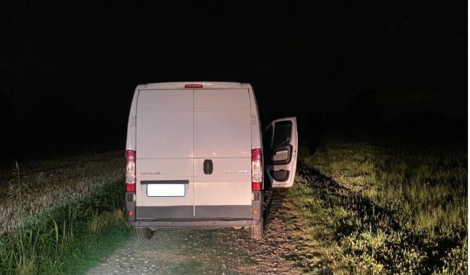 Tentano furto su un camion ad Agnadello, ma arrivano i Carabinieri e fuggono nei campi
