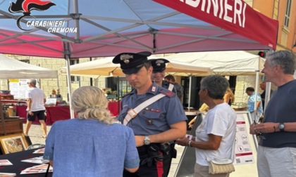 I carabinieri in piazza e tra la gente per la prevenzione da truffe e furti