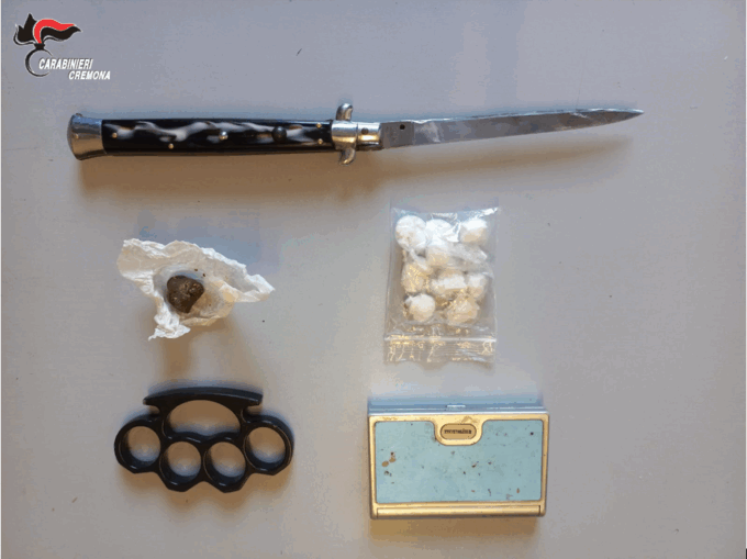 Controllo sulla SP 415: droga e armi nello zaino, denunciati due giovani