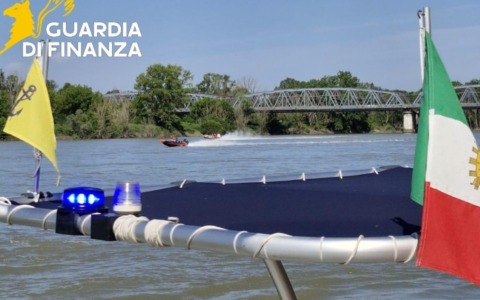 “Fiumi sicuri 2025”, scoperta sul Po a Cremona una “boat and breakfast” senza autorizzazioni